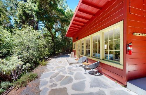 Forestville House | Hidden Acres Retreat