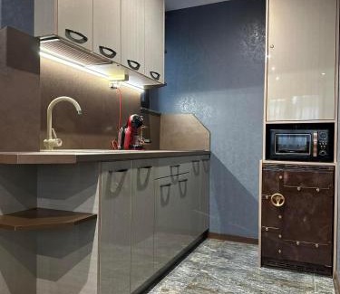 Plovdiv Center Apartment | HIDDEN BANK: Digger's Dream