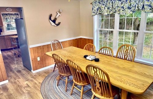Mount Storm House | Hidden Bliss-Large 4 bedroom home at Mt Storm Lake