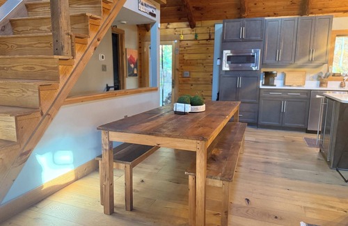 Lost River Cabin | Hidden Cabin Retreat with Hot Tub in Lost City, WV