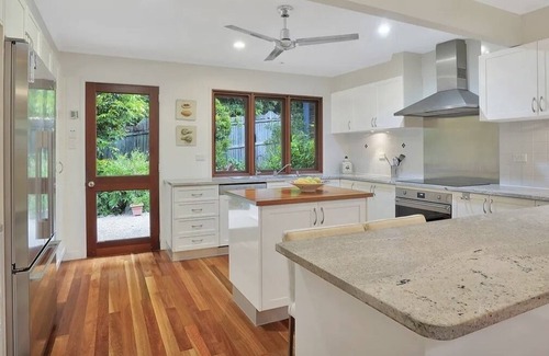 Brisbane House | Hidden Charm Retreat in the Heart of Brookfield
