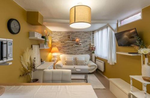 Saint-Vincent Apartment | Hidden Chic