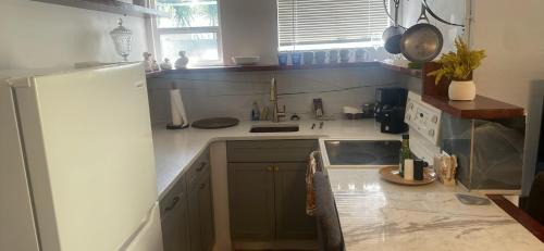 Oldsmar House | Hidden Cottage