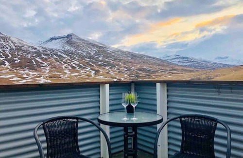 Olafsfjordur Cottage | Hidden Cottage with indoor hot tub