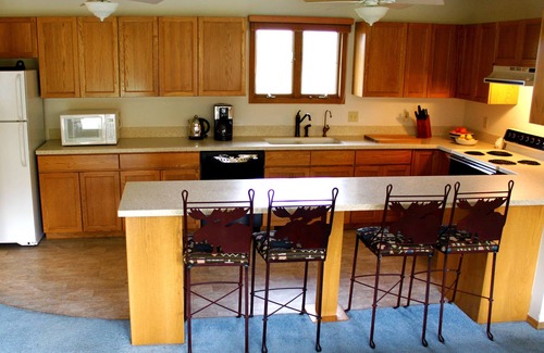 Livingston House | Hidden countryside gem on Shields River, close to Livingston