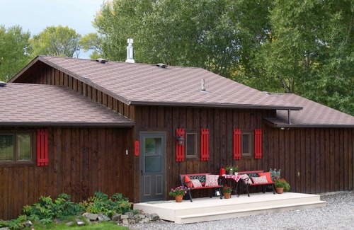 Livingston House | Hidden countryside gem on Shields River, close to Livingston