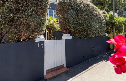 Cape Town City Centre House | Hidden De Waterkant Cottage with Tranquil Garden