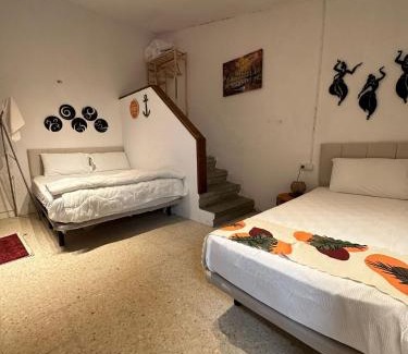 Vallromanes House | Hidden Garden Haven for 7 People