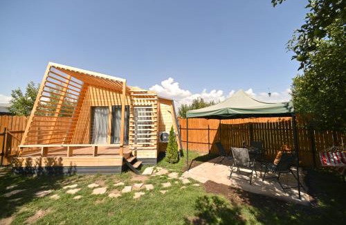 Garni Resort | Hidden Garden Resort