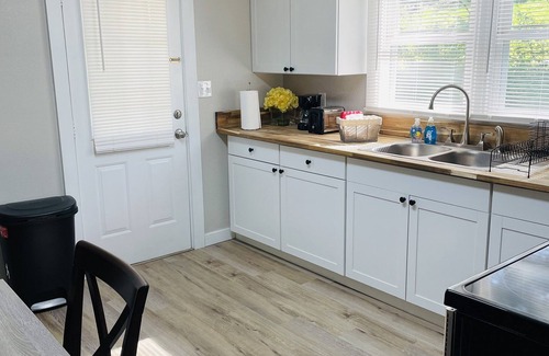 Rossville Apartment | Hidden Gem-10 minutes to DT Chatt! Perfect for teleworkers, small families, etc.