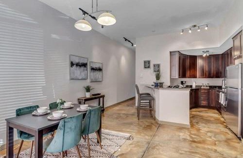 Springfield House | Hidden-Gem 2B Towhhouse in Springfield Close to DT and Stadium!