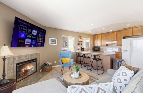 Point Loma Heights Apartment | Hidden Gem: 3Bed/3Ba Retreat w/Jacuzzi Point Loma AC/Parking