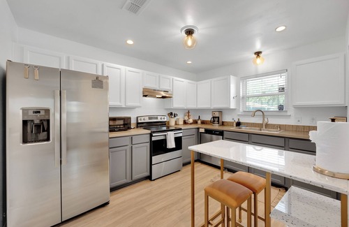 Jacksonville Beach House | {Hidden Gem} Beach Home, Steps to Ocean, 6 Bikes. Complete Kit for the beach