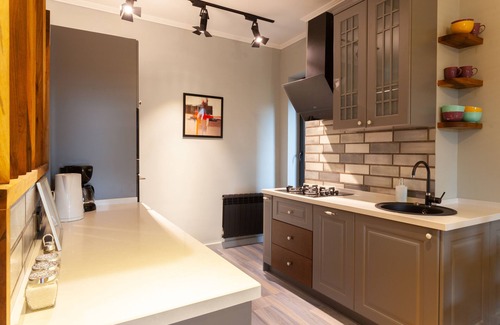 Vera Apartment | Hidden Gem by Marjanisvhili Theater