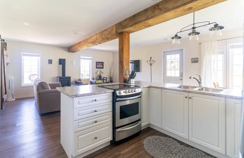 Mulmur Cabin | Hidden Gem! Charming rural getaway close to hiking/skiing/biking. Dog friendly!