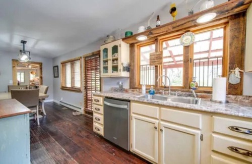 Franklin Cabin | Hidden Gem Falls, The Rainforest Waterfall Retreat with creekside fire pit!🔥