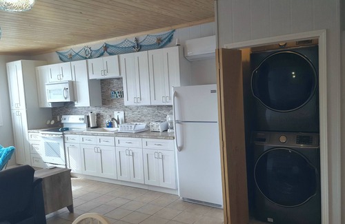 Spanish Wells Apartment | HIDDEN GEM. Free Golf Car kayak boarding 2 Min.walk to SPANISH WELLS beach