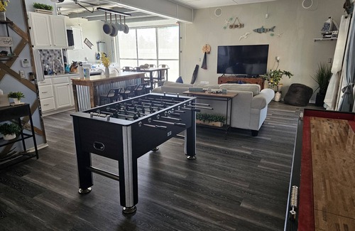 Panama City Beach Apartment | Hidden Gem Guest House, 15min Pier Park, 5 min Beach & Publix Sports Complex