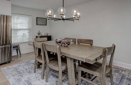 Littleton House | Hidden Gem - Ideal 4 Bedroom Centennial House