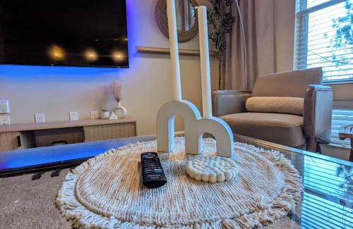 Spring Apartment | Hidden Gem in CityPlace for executives - comfortably designed with Pool and Gymn