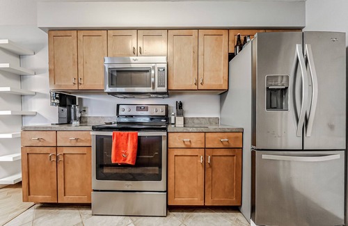 Fairview Park Condo | Hidden gem in marvelous Cleveland with WiFi, AC