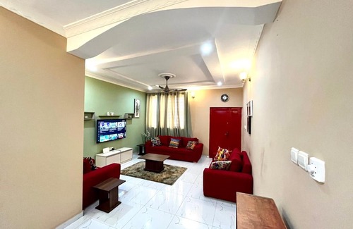 Oyibi House | Hidden Gem In Oyibi New 2 Luxury Bedroom Apartment