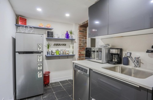 Palmerston House | Hidden Gem In Sought-After Little Italy