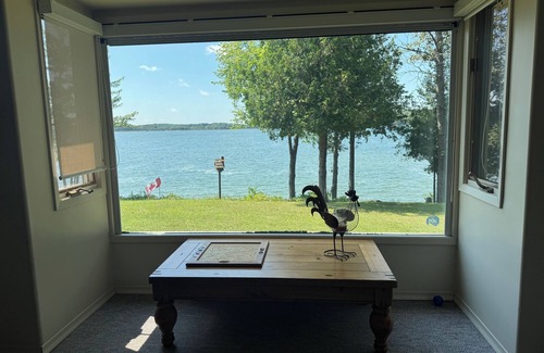 Flesherton Cottage | Hidden Gem Lakefront cottage 1-1/2 hrs N of GTA. Perfect for Family getawaynnn