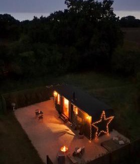 Howlett End Other | Hidden Gem Luxury Shepherd Hut - Pea Pod