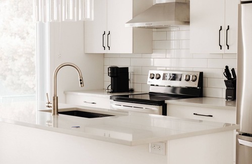 Saint-Hubert House | Hidden Gem of Westley - New House 5 mins to Dix30