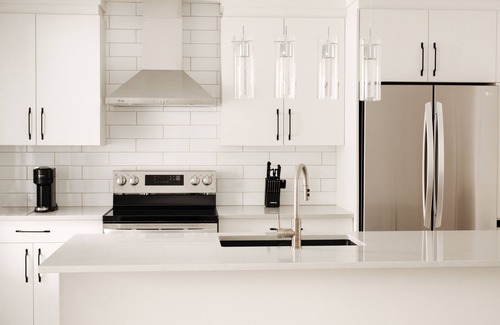 Saint-Hubert House | Hidden Gem of Westley - New House 5 mins to Dix30