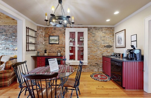 Waynesville Condo | Hidden gem overlooking downtown Waynesville - extremely walkable location