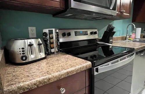 Palm Coast House | Hidden Gem- stylish 3BR house w/heated pool