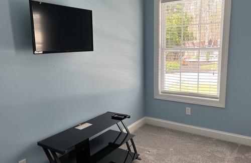 Green Creek House | Hidden Gem at the Shore with Pool & Gas Firepit