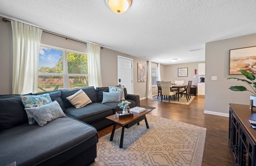 Jacksonville House | Hidden Gem with October Discounts!