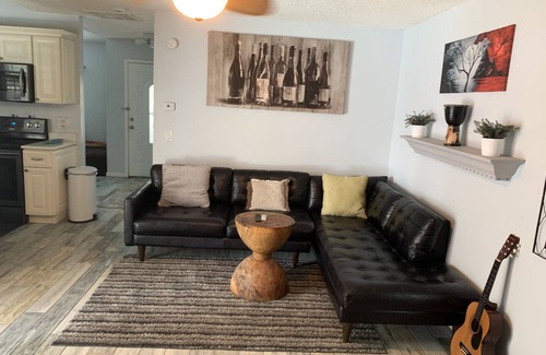 Pebble Point House | Hidden Gem with private pool for Family 20 minutes to Disney and Universal