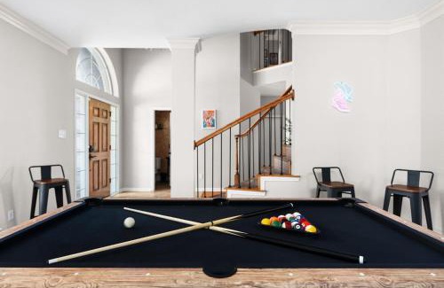Katymead House | Hidden Gems with Pool and Game room