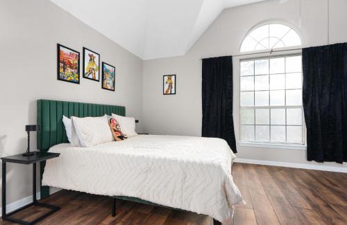 Katymead House | Hidden Gems with Pool and Game room