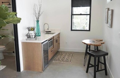 Temecula Apartment | Hidden Hacienda, Temecula Wine Country n1 of 4 individual private suites