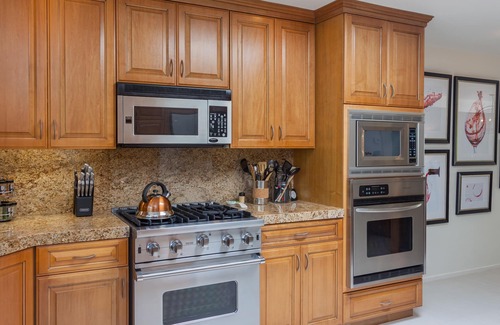 Tahquitz River Estates House | Hidden Haven - 4 Ensuite King Bedrooms, Pool Table, Fire Pit, Walk to Town!