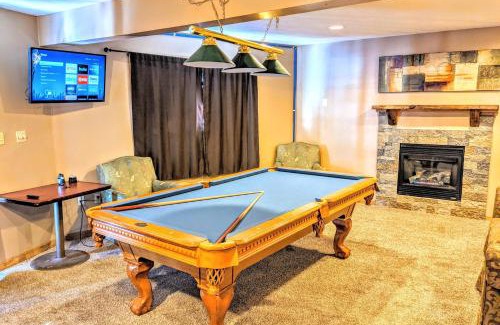 Briar Crest Woods House | Hidden Haven by AvantStay Hot Tub Game Room Deck Fire Pit