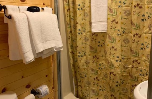 Lake City Hotel | Hidden Haven Cottages