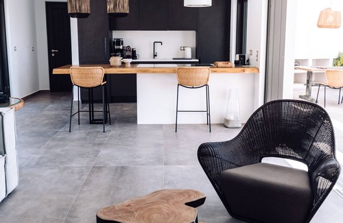 Naxos Villa | Hidden Hill South Villa in Naxos with pool