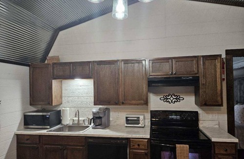 Smithville Cabin | Hidden Hills Enchanted- Broken Bow/Hochatown- 1bd