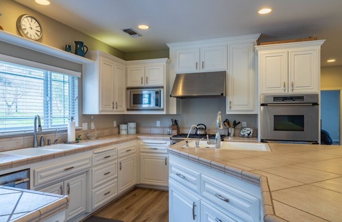 Templeton House | Hidden Hills-Luxury Wine Country Home with Pool, Spa and Bocce Court!