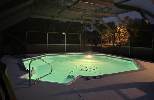 Navarre House | Hidden Jewel WITH A POOL