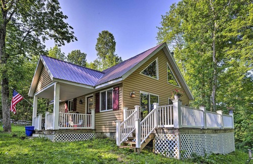 Town of Smyrna Cottage | Hidden Lakefront Retreat: Fire Pit & Fishing Dock!