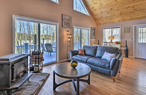 Town of Smyrna Cottage | Hidden Lakefront Retreat: Fire Pit & Fishing Dock!