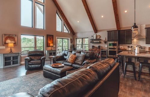 Rockbridge Cabin | Hidden Meadows-Nature Trails,Wi-Fi,Hot Tub,Game Room, 20+ private acres