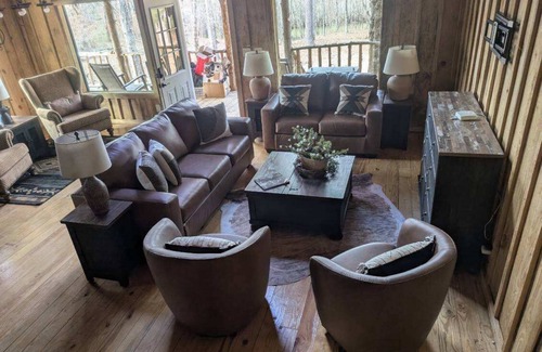 Abbeville Cabin | Hidden Oaks Grand Cabin #1